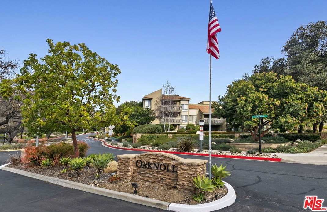 788 Pinetree Cir, Thousand Oaks CA  91360-3871 exterior