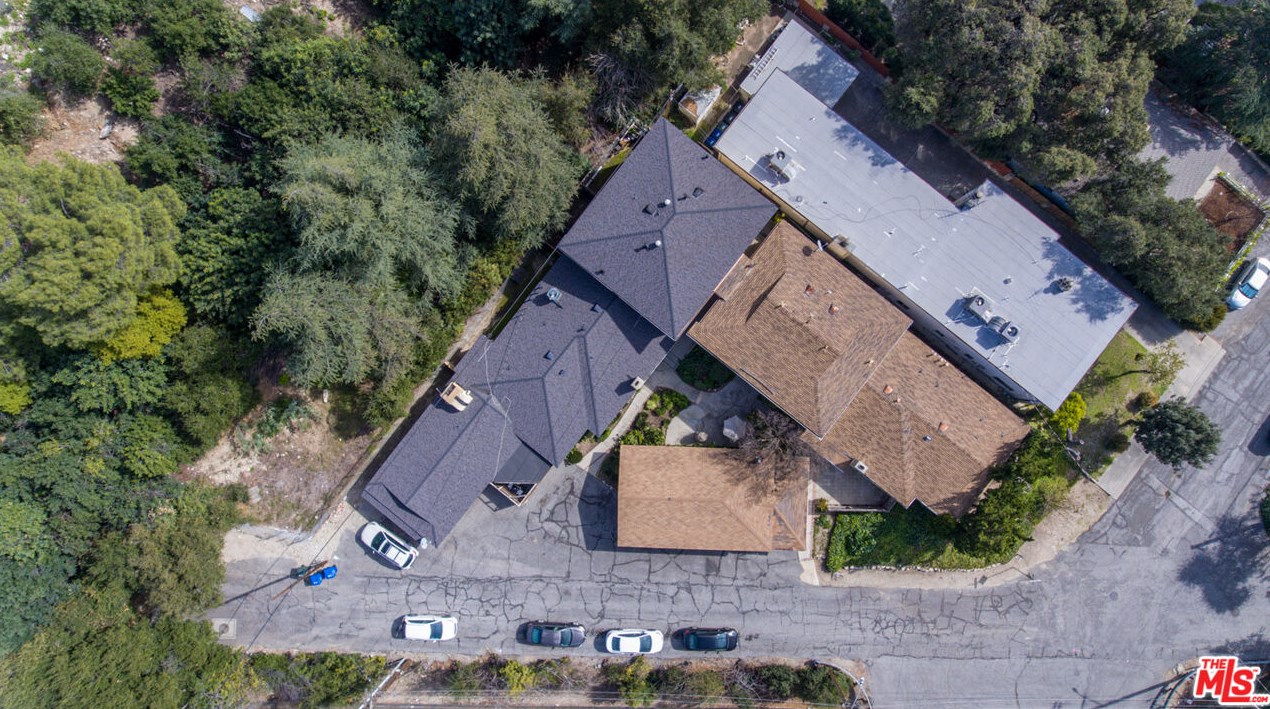 3459 Montrose Ave, Glendale CA  91214-3382 exterior