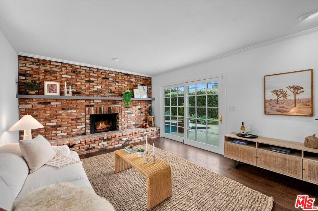 11038 Braddock Dr, Los Angeles CA  90230-4213 exterior