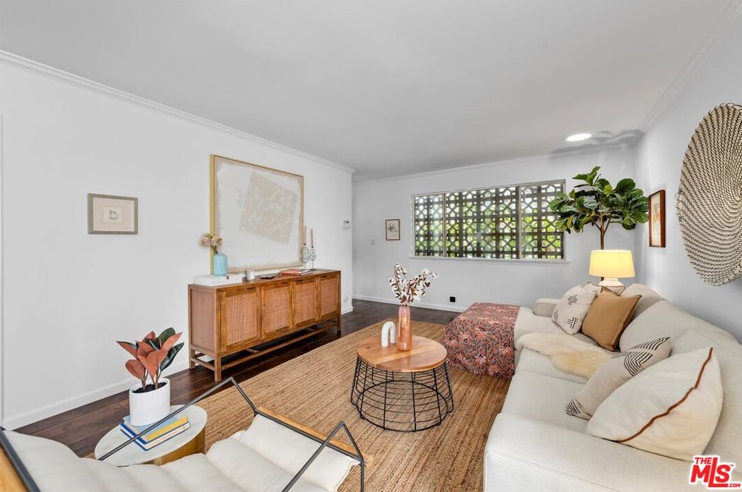 11038 Braddock Dr, Los Angeles CA  90230-4213 exterior