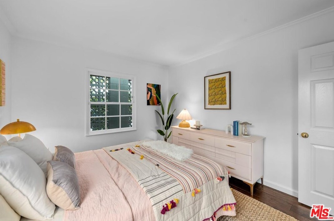 11038 Braddock Dr, Los Angeles CA  90230-4213 exterior