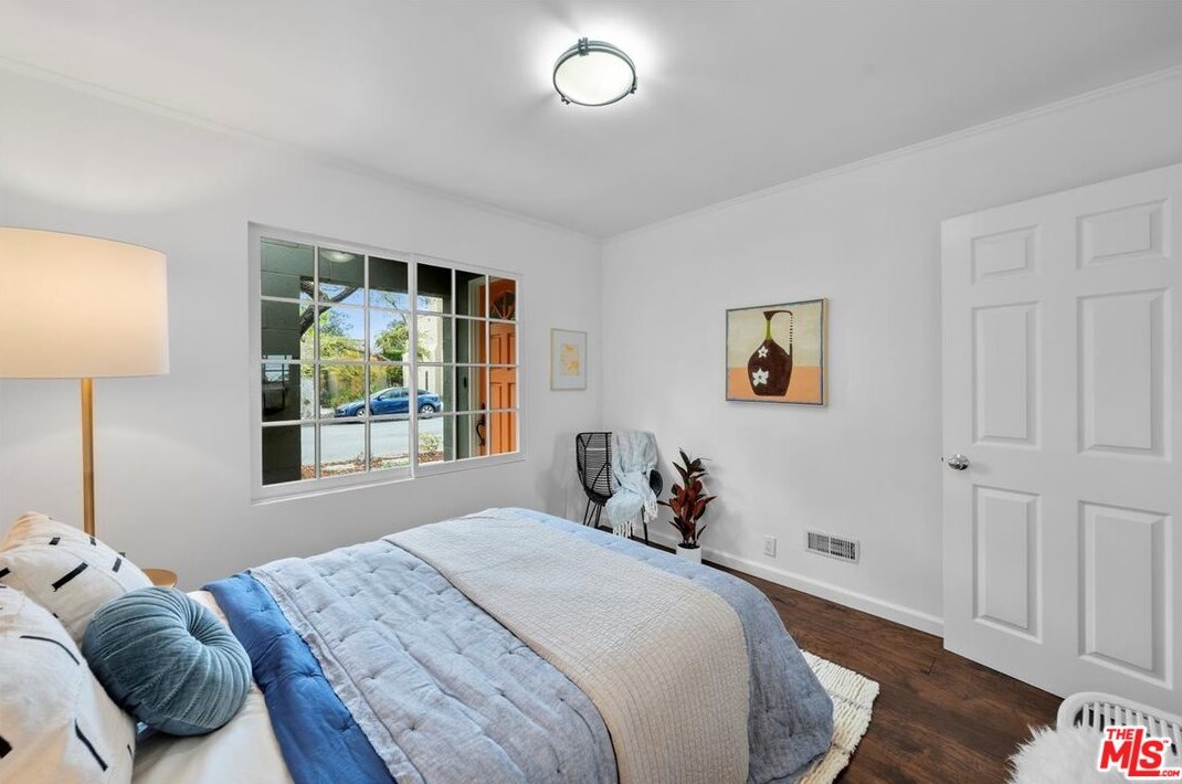 11038 Braddock Dr, Los Angeles CA  90230-4213 exterior