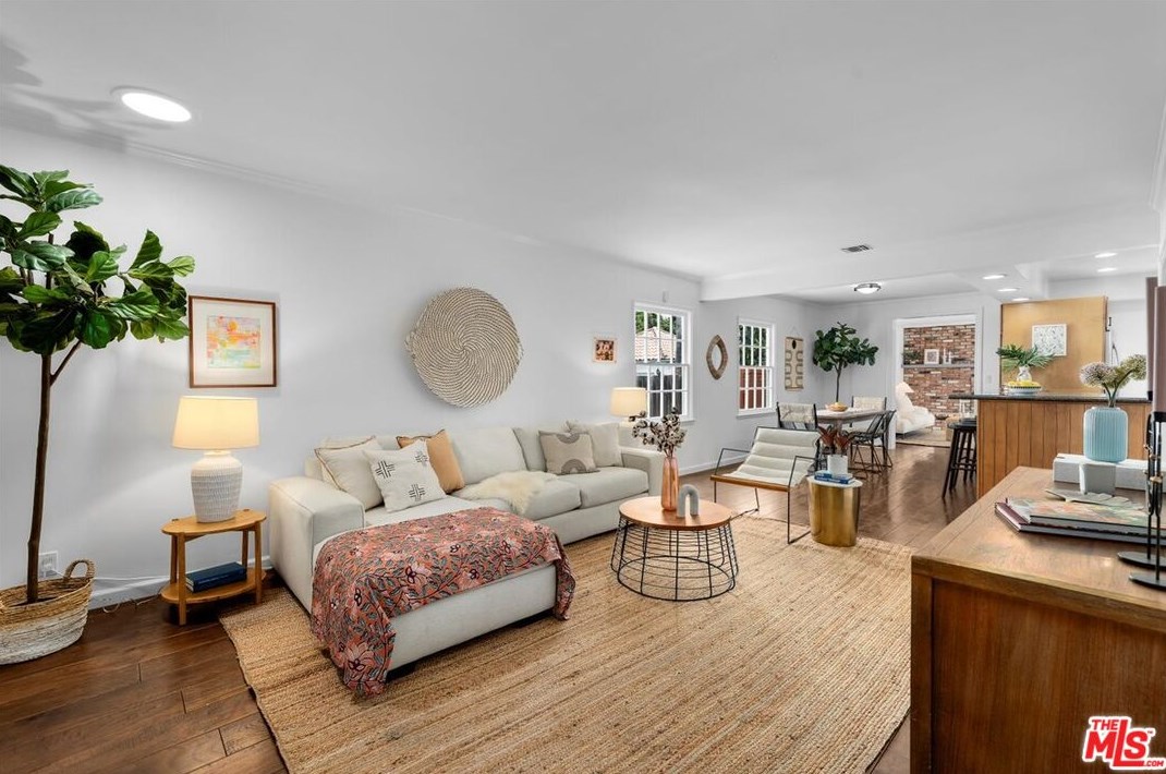 11038 Braddock Dr, Los Angeles CA  90230-4213 exterior