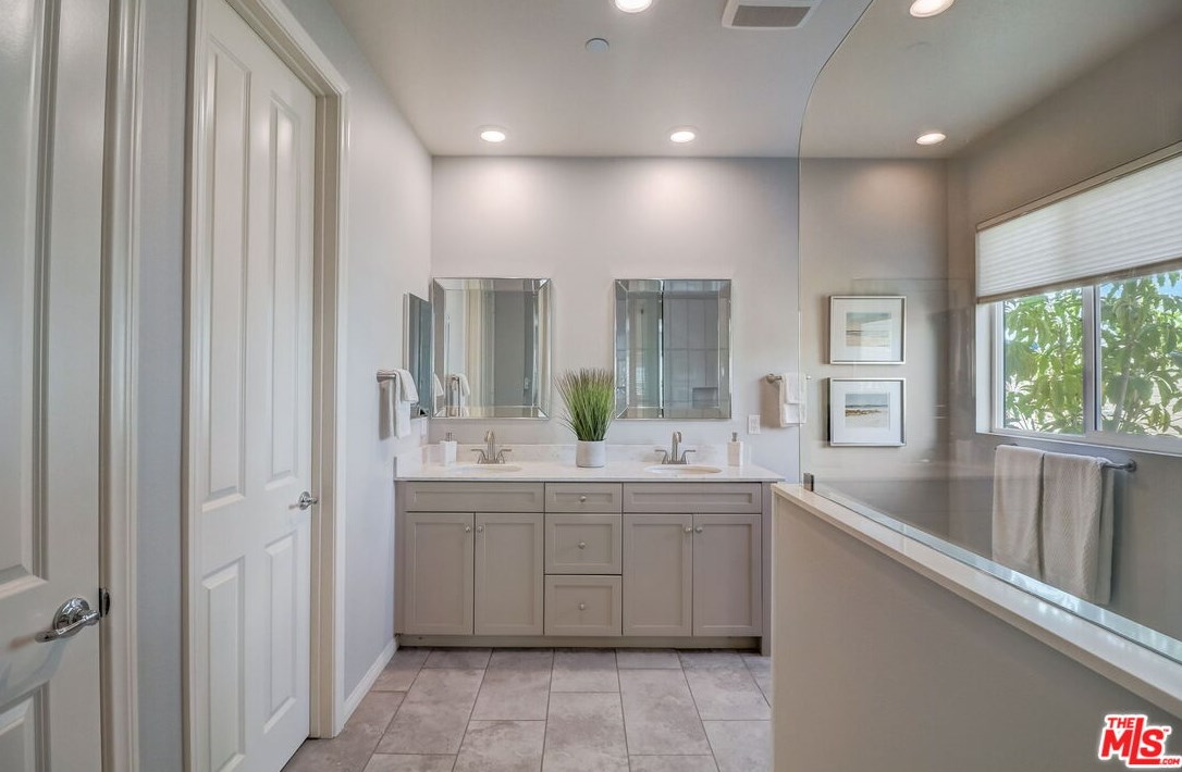 617 Lehner Ave, Escondido CA  92026-1511 exterior