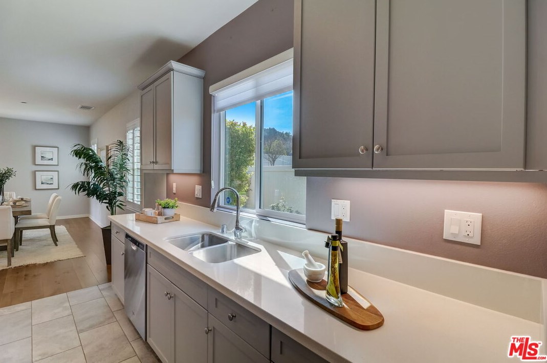 617 Lehner Ave, Escondido CA  92026-1511 exterior