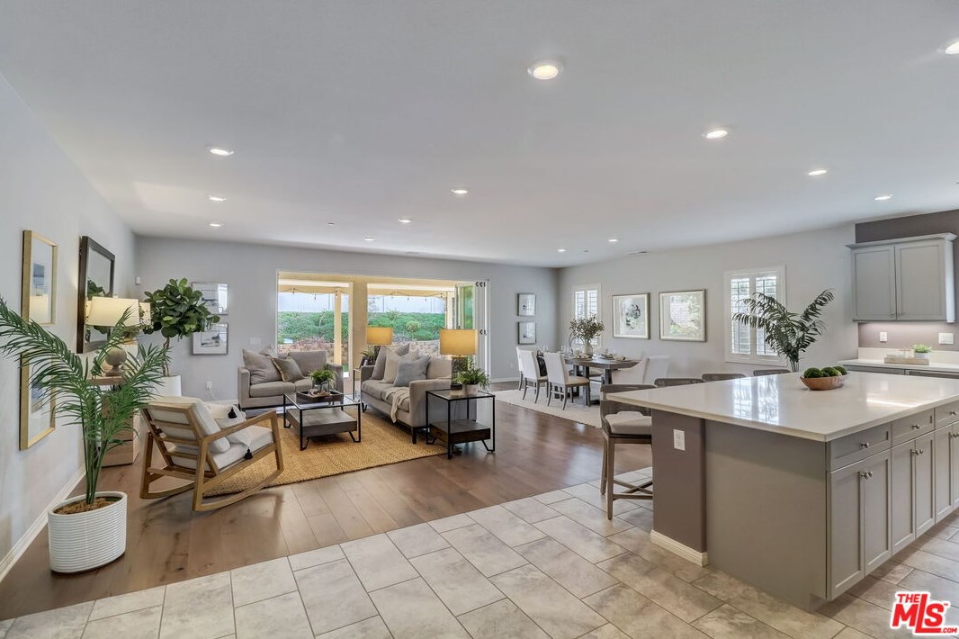 617 Lehner Ave, Escondido CA  92026-1511 exterior