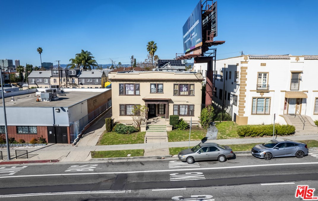 155 Alvarado St, Los Angeles CA  90026-5302 exterior