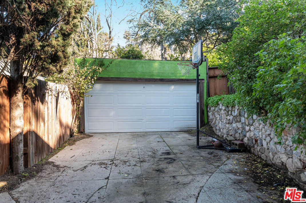 2380 Teviot St, Los Angeles CA  90039-3683 exterior