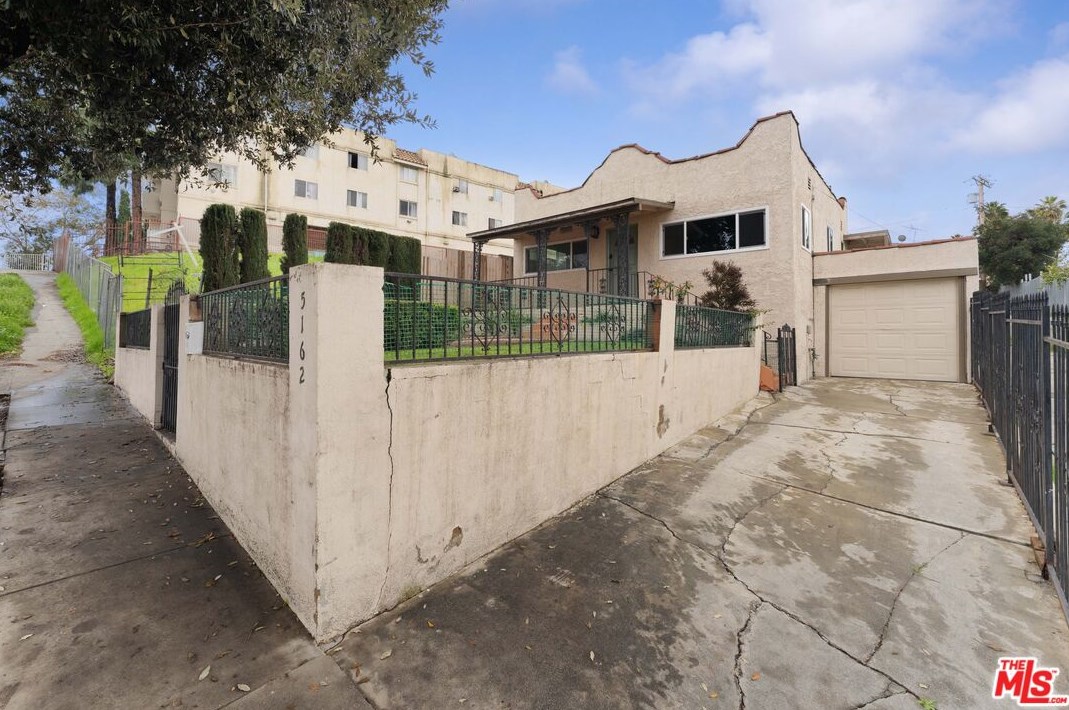 5162 Oakland St, Los Angeles CA  90032-2334 exterior