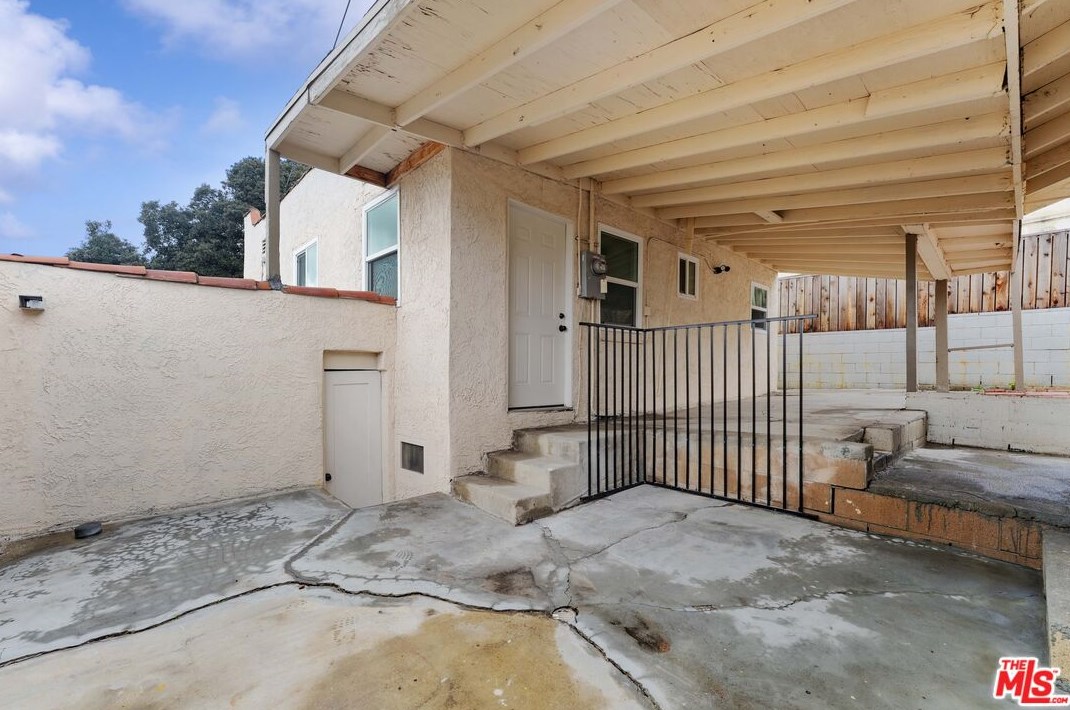 5162 Oakland St, Los Angeles CA  90032-2334 exterior