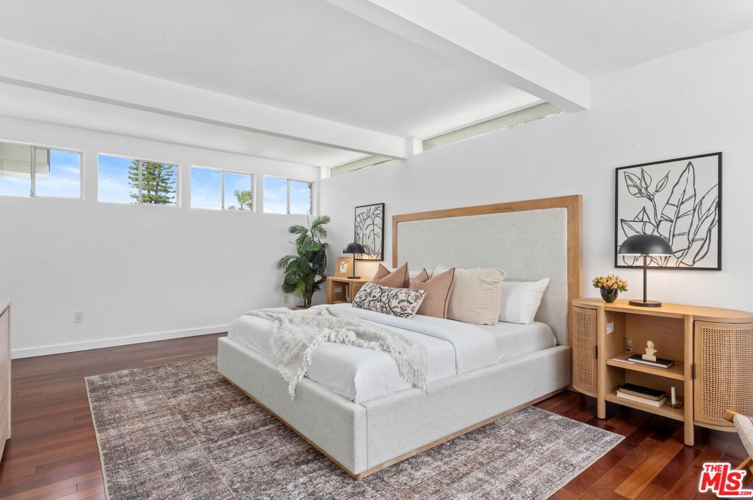 1680 Virginia Rd, Los Angeles CA  90019-5934 exterior