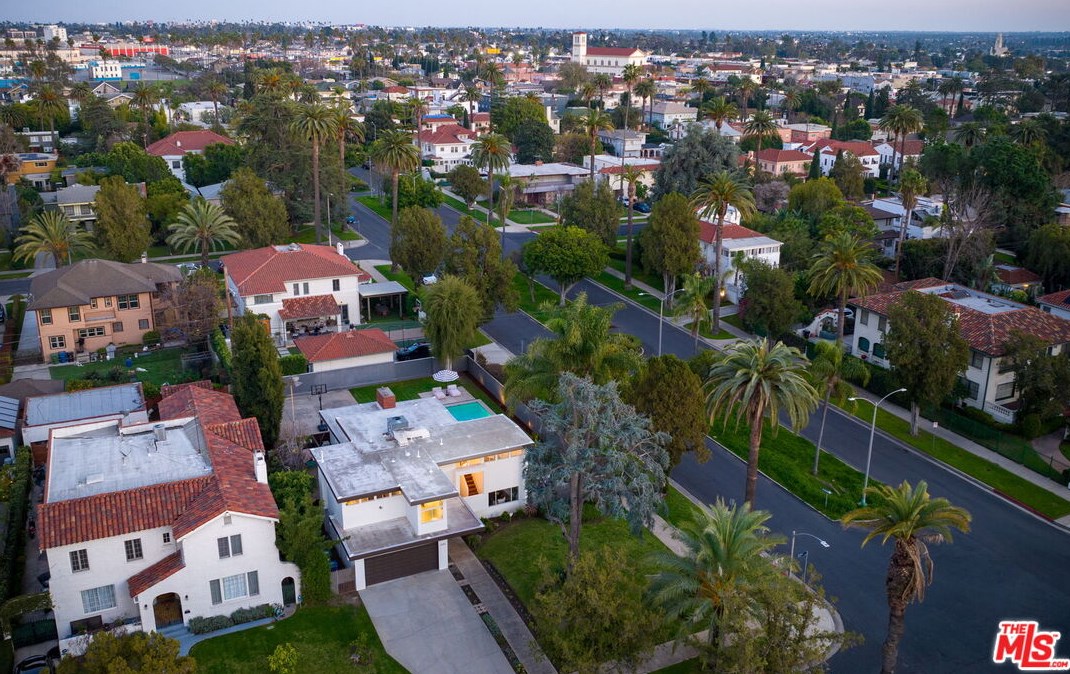 1680 Virginia Rd, Los Angeles CA  90019-5934 exterior