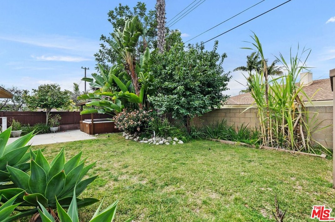 6521 Bedford Ave, Los Angeles CA  90056-2101 exterior