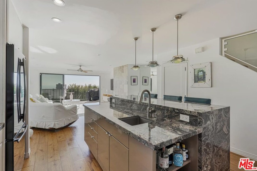 29660 Zuma Bay Way, Malibu CA  90265-4149 exterior