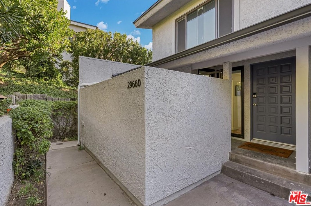 29660 Zuma Bay Way, Malibu CA  90265-4149 exterior