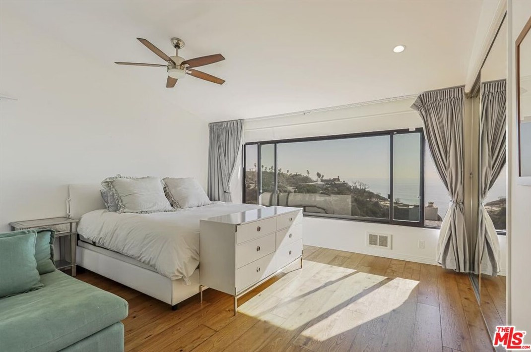 29660 Zuma Bay Way, Malibu CA  90265-4149 exterior