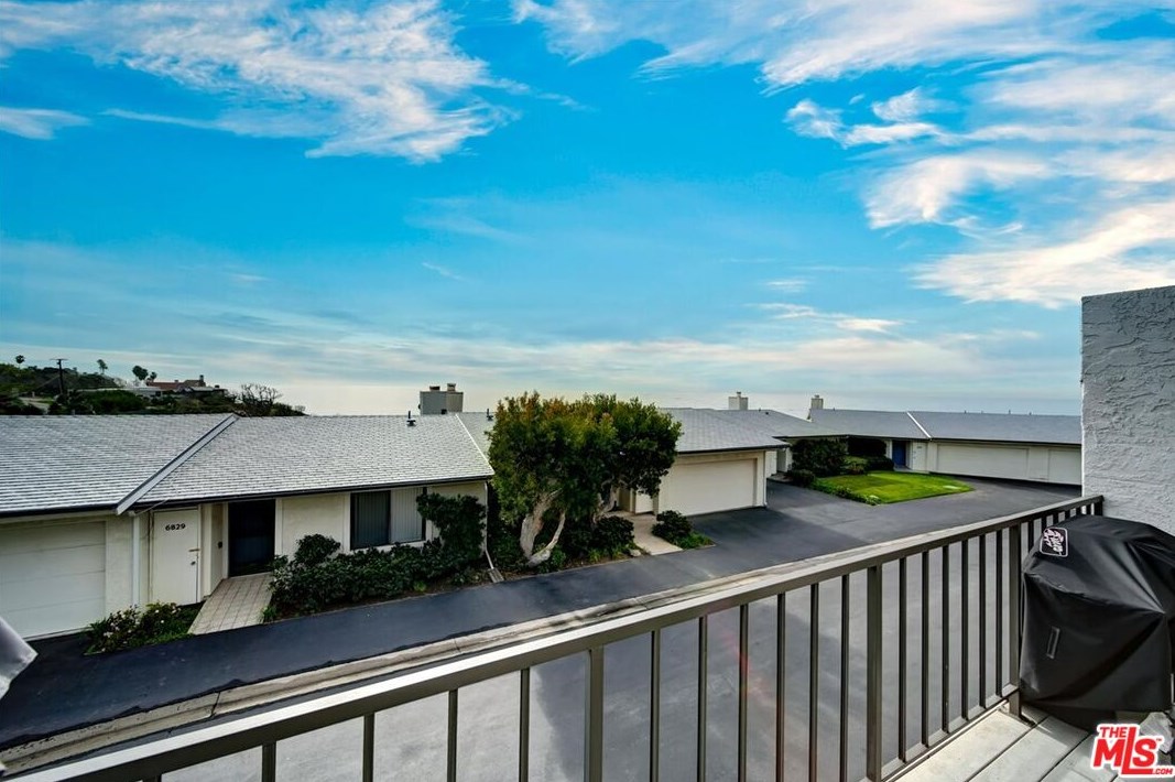 29660 Zuma Bay Way, Malibu CA  90265-4149 exterior