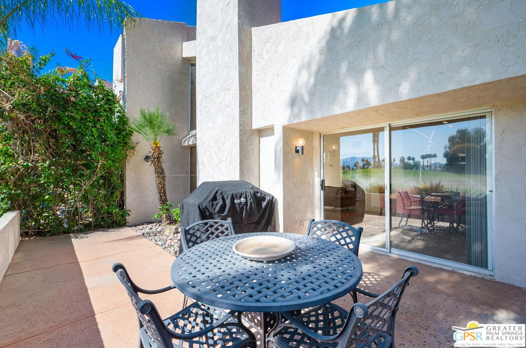 35078 Mission Hills Dr, Rancho Mirage CA  92270-1325 exterior