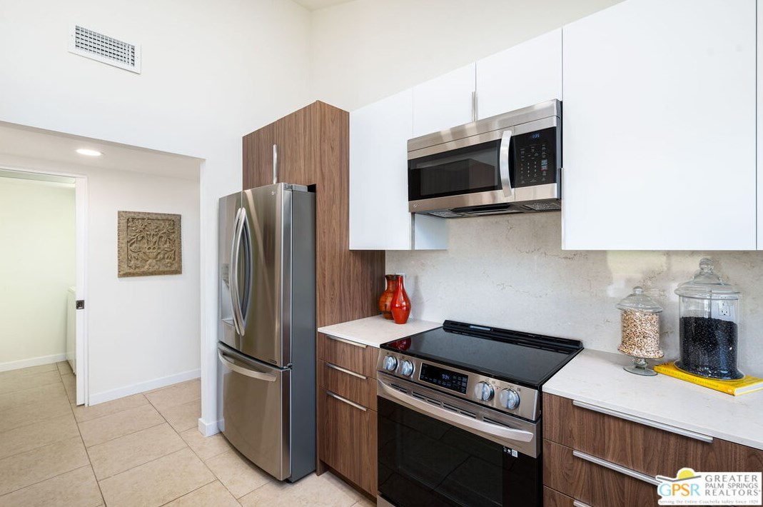 35078 Mission Hills Dr, Rancho Mirage CA  92270-1325 exterior