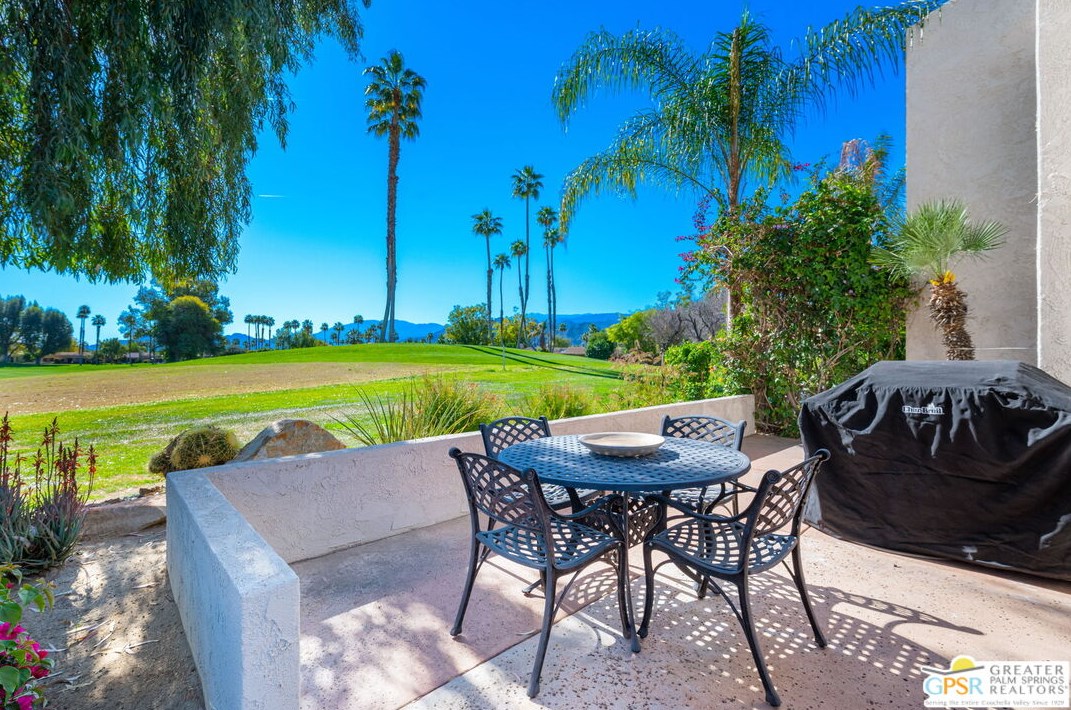 35078 Mission Hills Dr, Rancho Mirage CA  92270-1325 exterior
