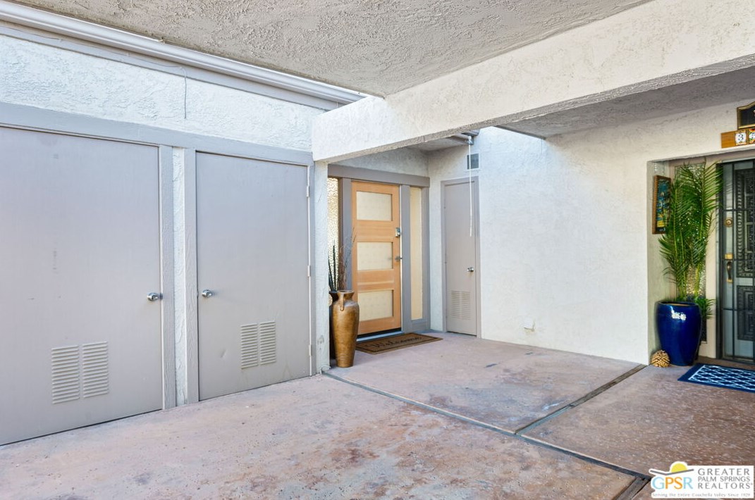 35078 Mission Hills Dr, Rancho Mirage CA  92270-1325 exterior