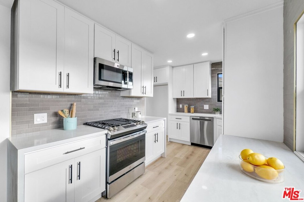 13116 Purche Ave, Gardena CA  90249-1643 exterior