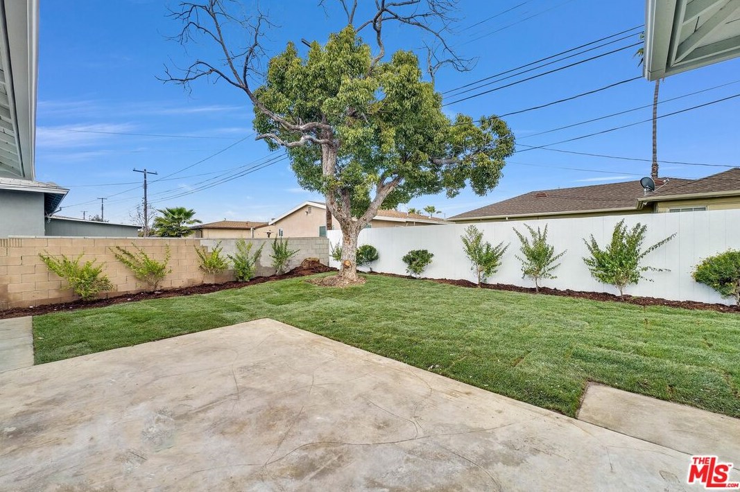 13116 Purche Ave, Gardena CA  90249-1643 exterior