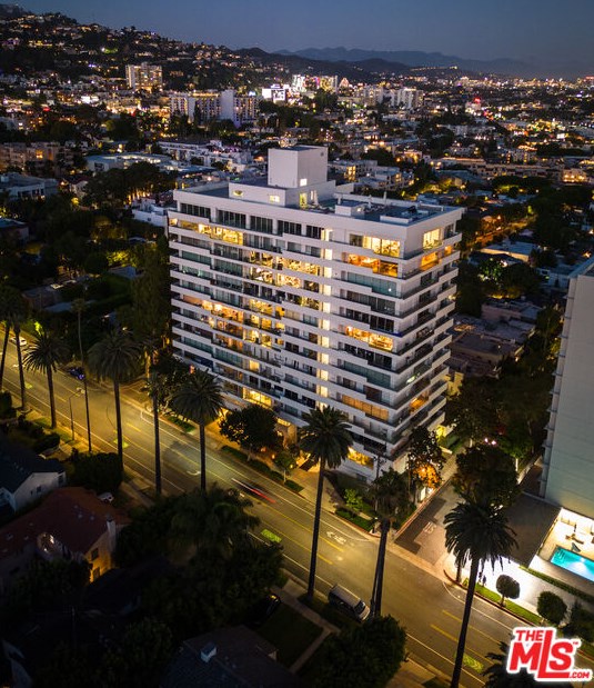 838 Doheny Dr, Los Angeles CA  90069-4853 exterior