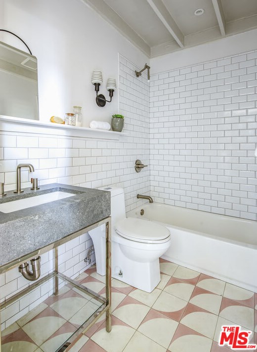 3609 Gramercy Pl, Los Angeles CA  90018-4302 exterior