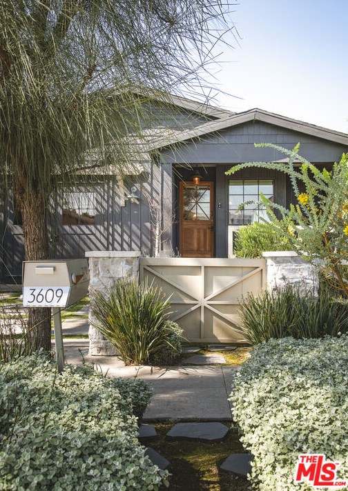 3609 Gramercy Pl, Los Angeles CA  90018-4302 exterior