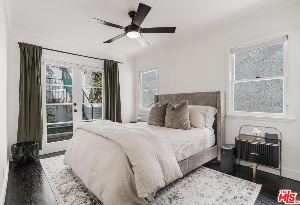 6915 Camrose Dr, Los Angeles CA  90068-3110 exterior