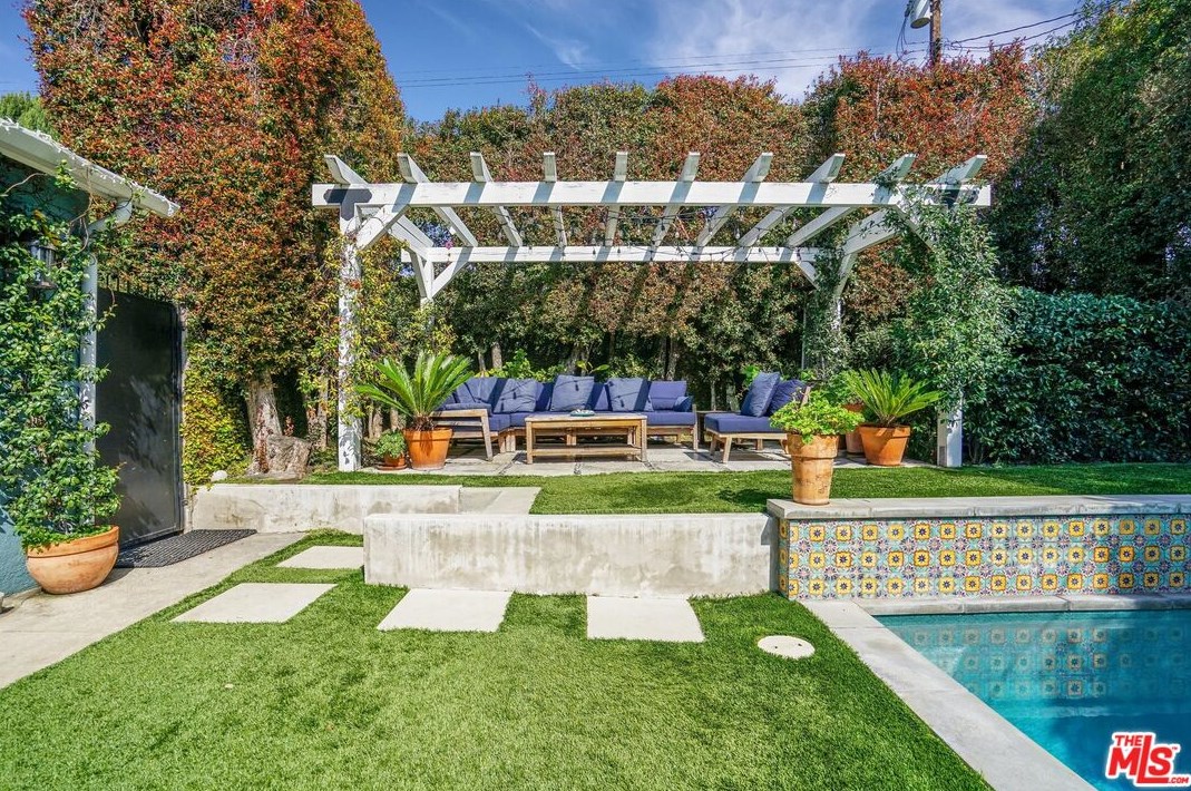 2844 Overland Ave, Los Angeles CA  90064-4218 exterior