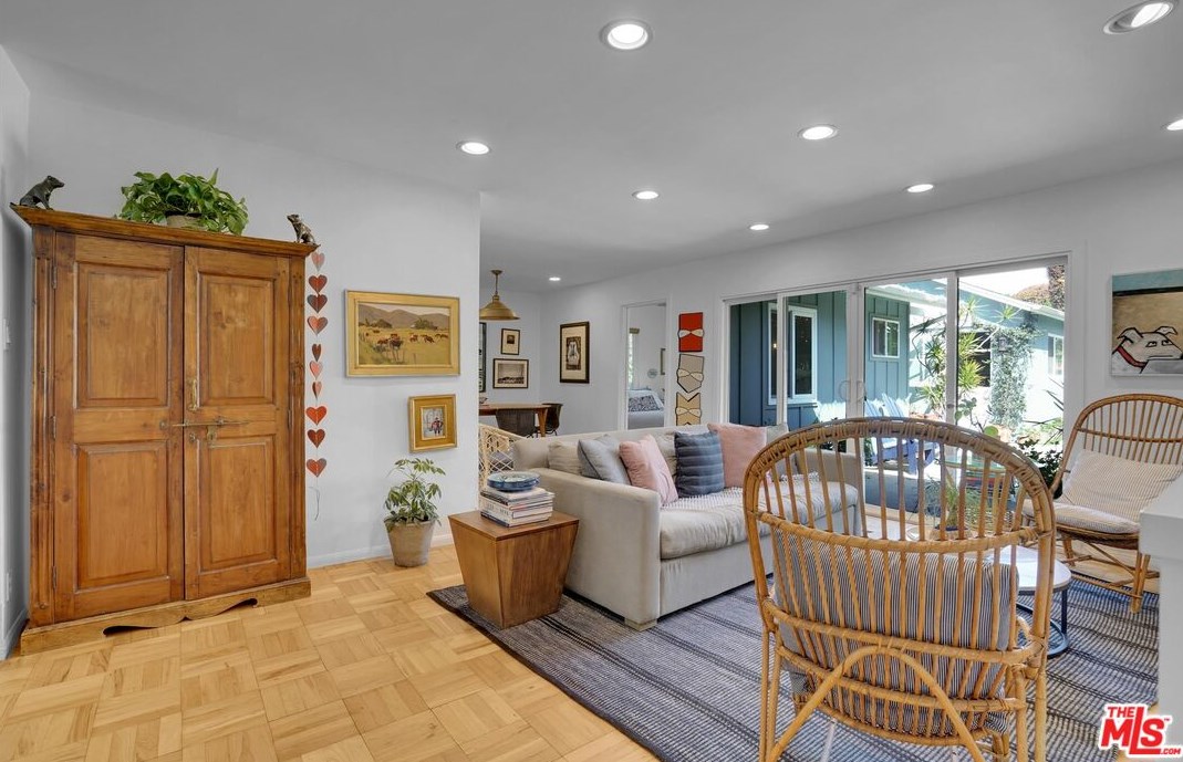 2844 Overland Ave, Los Angeles CA  90064-4218 exterior
