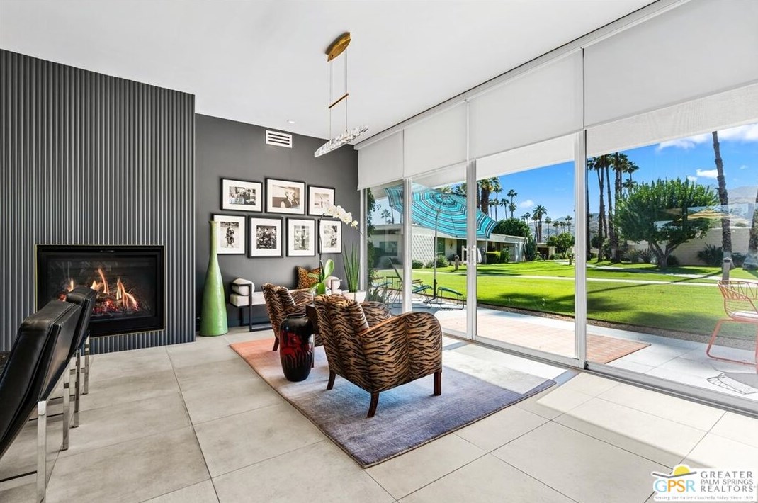 320 Desert Lakes Dr, Palm Springs CA  92264-5514 exterior