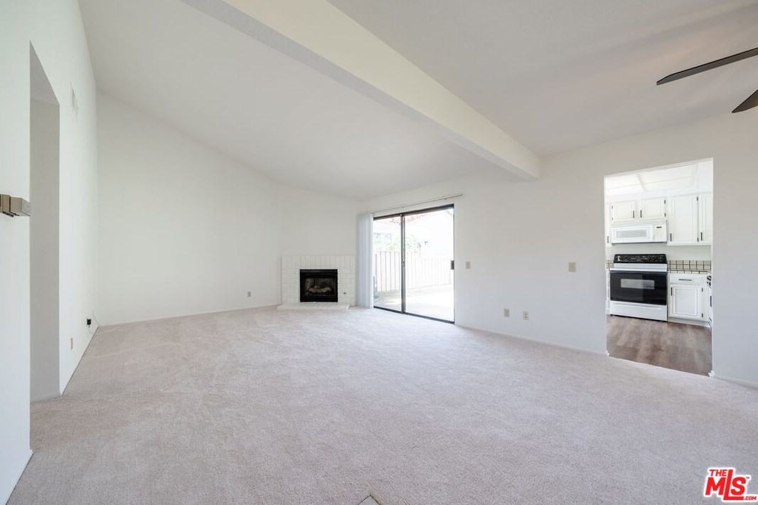 2218 Birchdale Dr, Thousand Oaks CA  91362-1598 exterior