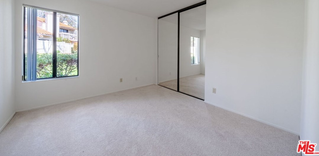 2218 Birchdale Dr, Thousand Oaks CA  91362-1598 exterior