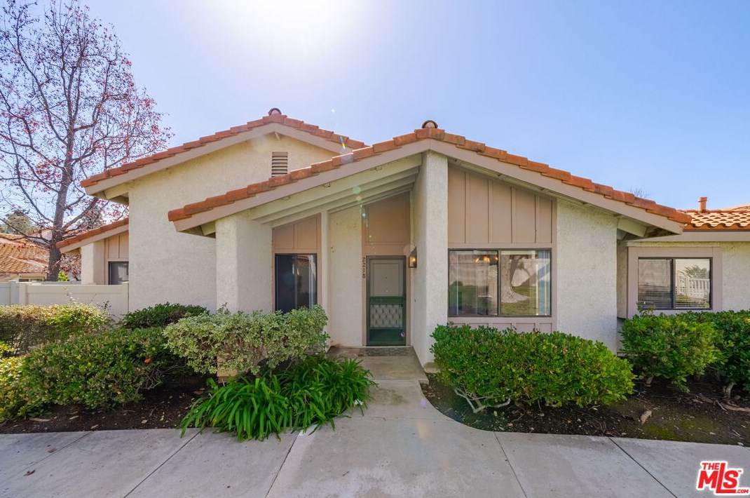 2218 Birchdale Dr, Thousand Oaks CA  91362-1598 exterior