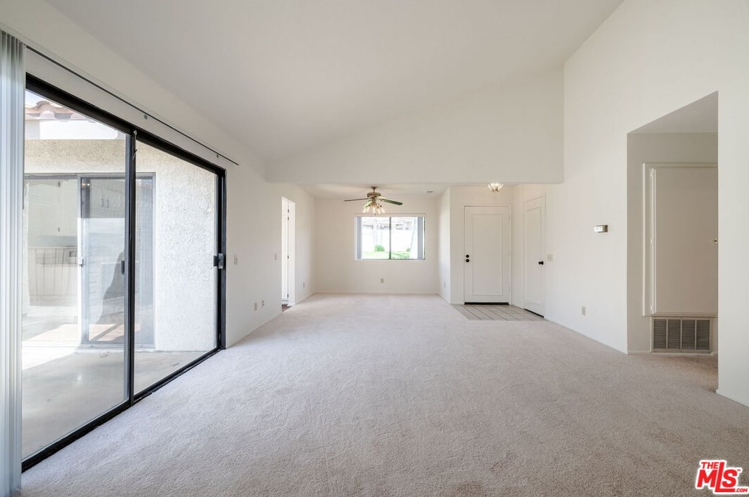 2218 Birchdale Dr, Thousand Oaks CA  91362-1598 exterior