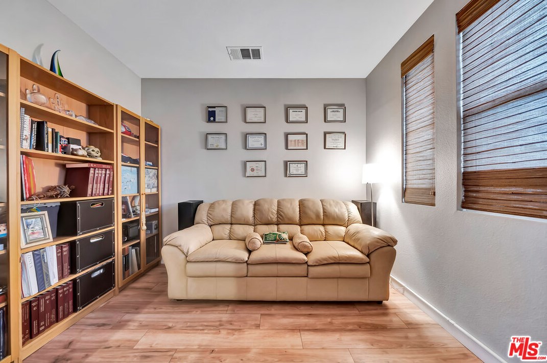 27122 Brown Oaks Way, Santa Clarita CA  91387-3894 exterior