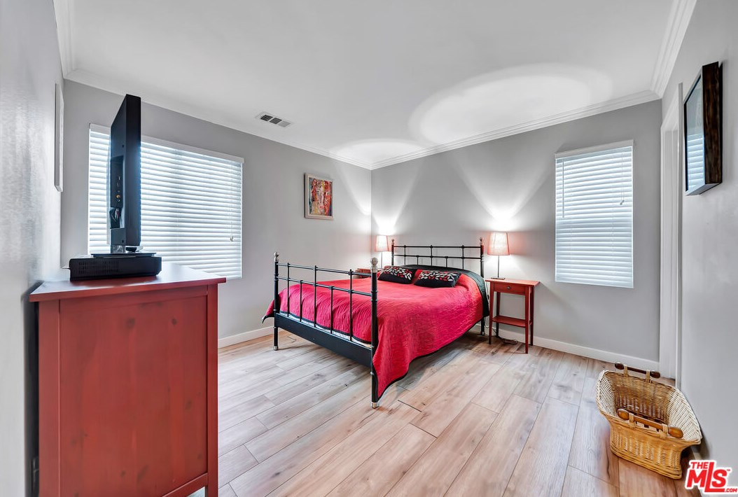 27122 Brown Oaks Way, Santa Clarita CA  91387-3894 exterior