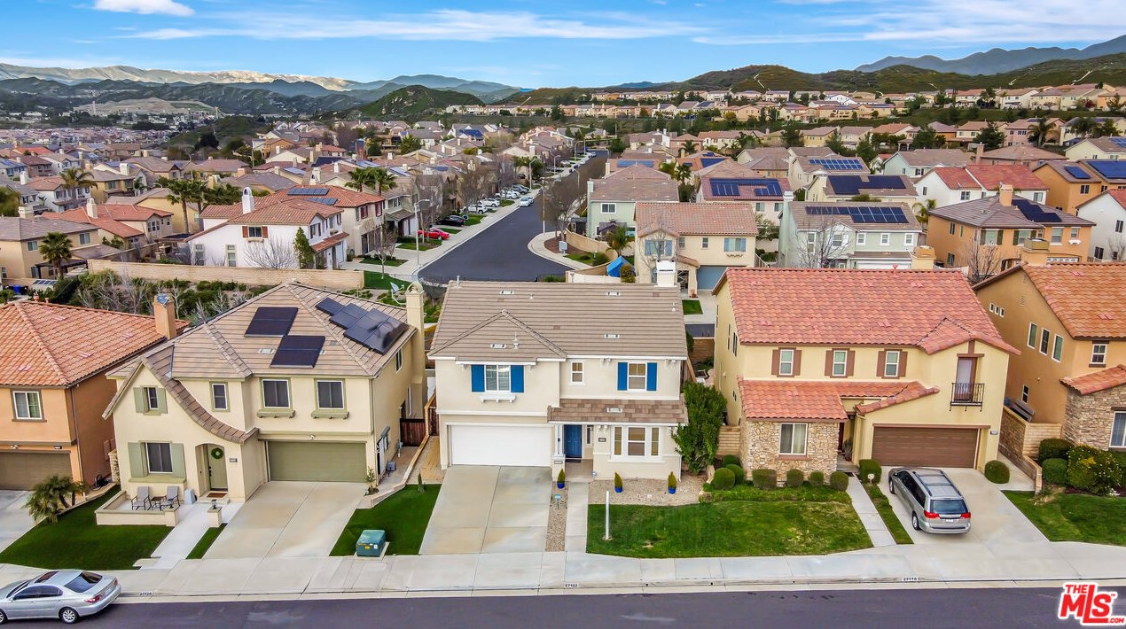 27122 Brown Oaks Way, Santa Clarita CA  91387-3894 exterior