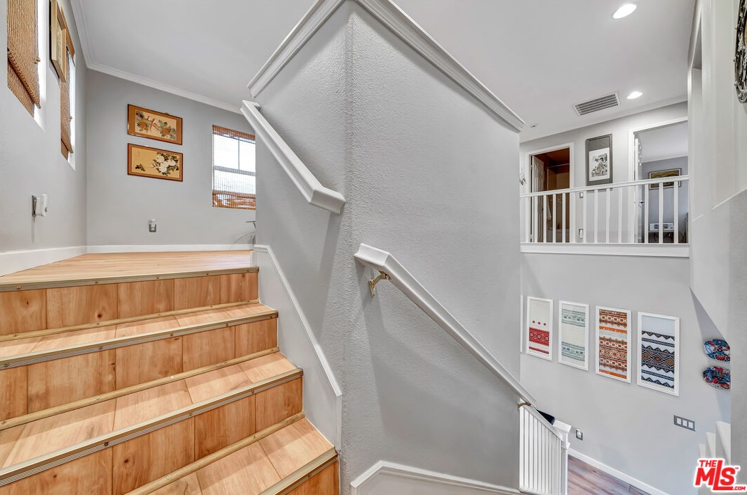 27122 Brown Oaks Way, Santa Clarita CA  91387-3894 exterior