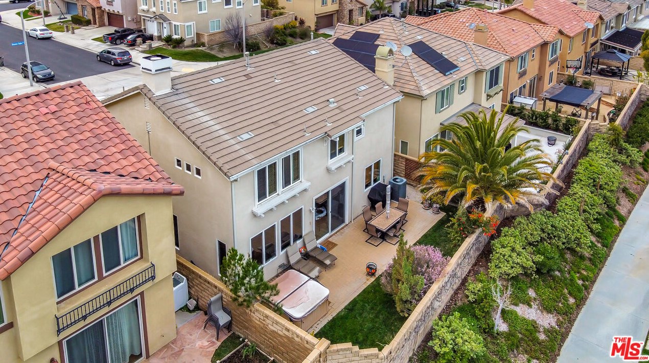 27122 Brown Oaks Way, Santa Clarita CA  91387-3894 exterior