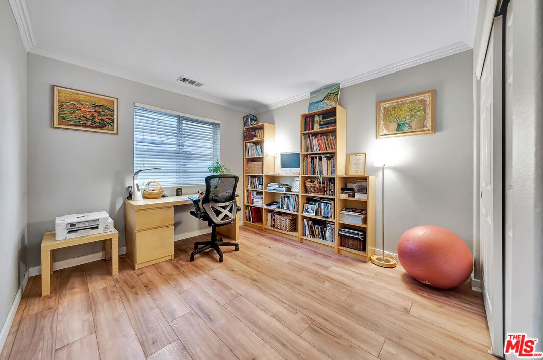 27122 Brown Oaks Way, Santa Clarita CA  91387-3894 exterior