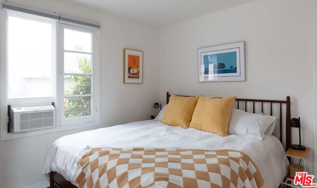 708 Cedar St, Glendale CA  91205-1807 exterior