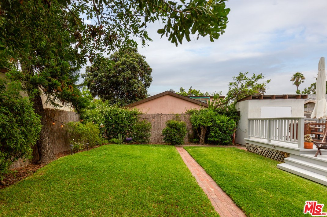 708 Cedar St, Glendale CA  91205-1807 exterior