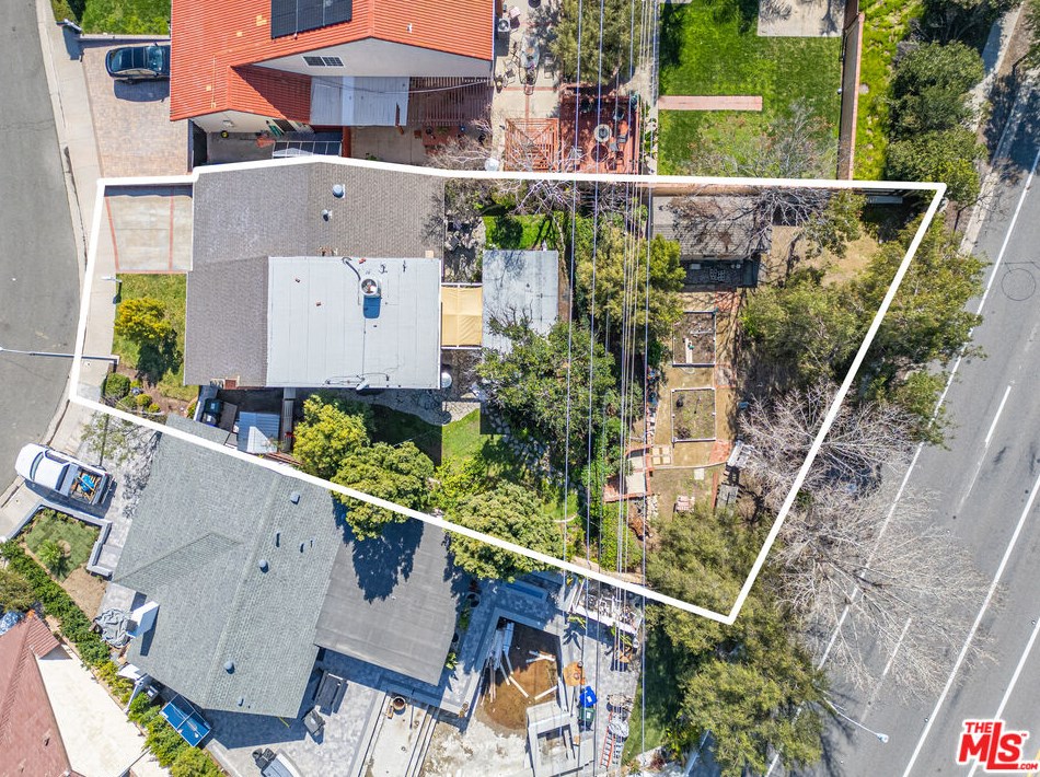 27533 Kenfel Dr, Santa Clarita CA  91350-1746 exterior