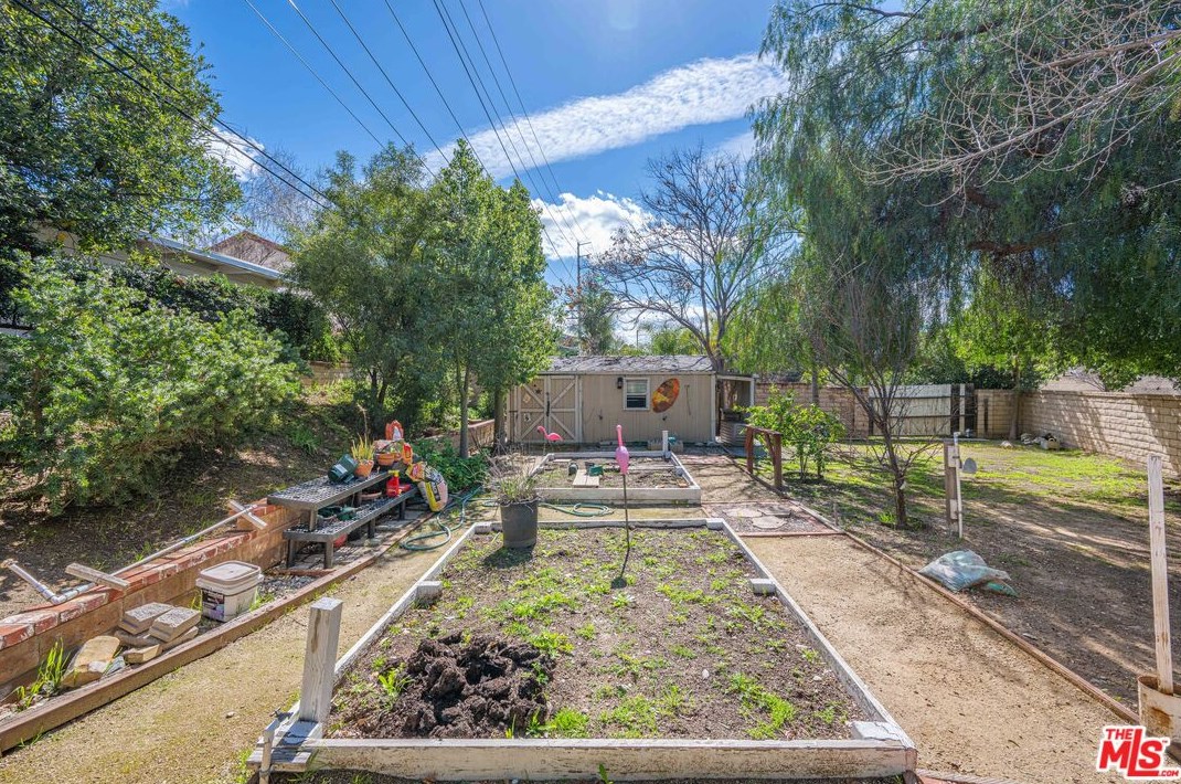 27533 Kenfel Dr, Santa Clarita CA  91350-1746 exterior