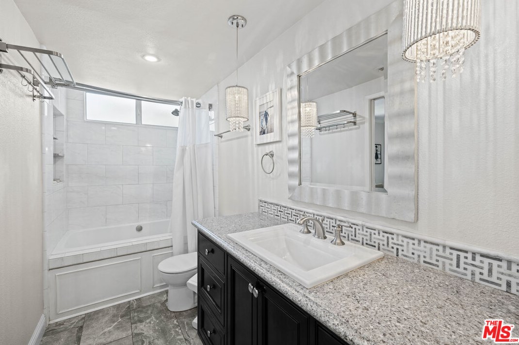 27533 Kenfel Dr, Santa Clarita CA  91350-1746 exterior