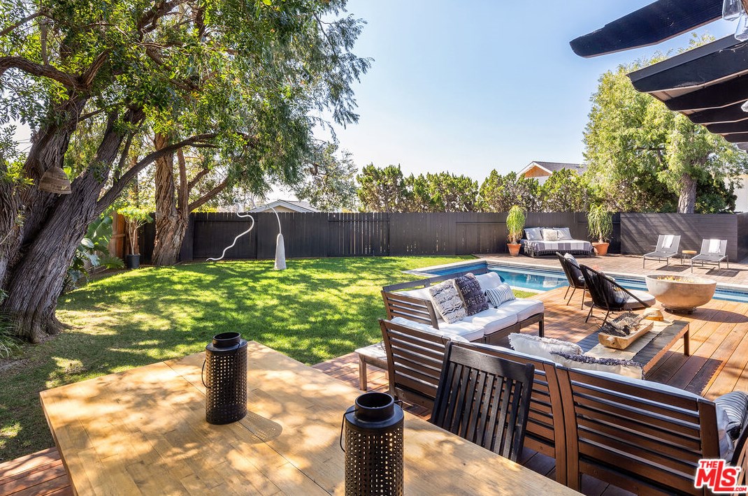 10684 Cranks Rd, Los Angeles CA  90230-5429 exterior